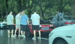 布加迪加塞撞到宝马