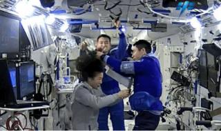 中国空间站理发服务亮相