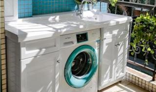 高校宿舍进水有鱼游进屋内